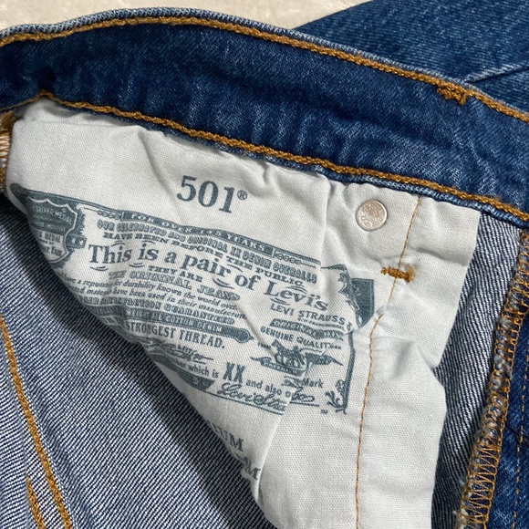 Levi’s 501 Wedgie fit shorts - Picture 4 of 8